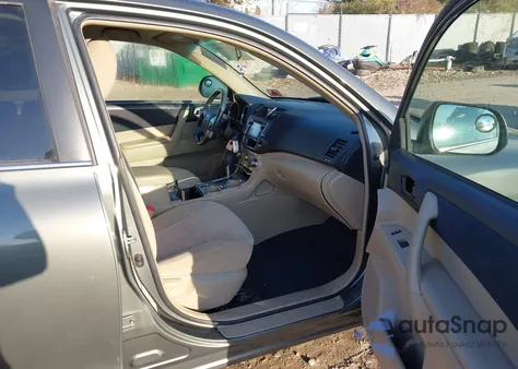 2013 Toyota Highlander Base V6 from USA, damaged, VIN 5TDBK3EH2DS203252